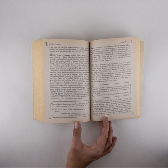 3/$10 - The Penguin Classic Baby Name Book by Carol McD. Wallace - Picture 10 of 12